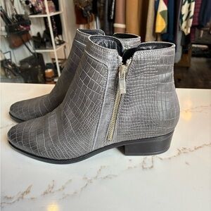 Eric Michael gray crocodile ankle boots 38